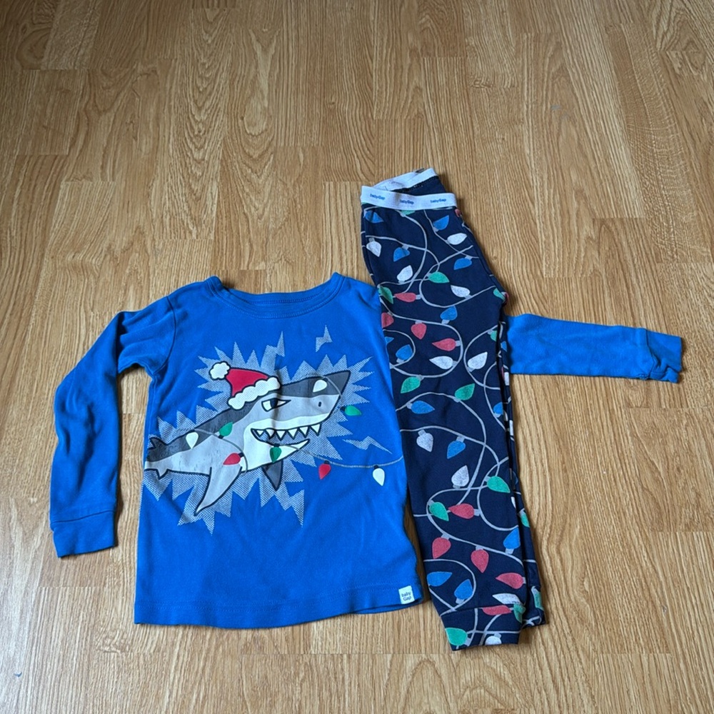Baby Gap Toddler Glow-in-the-Dark Shark Christmas Lights Pajama Set